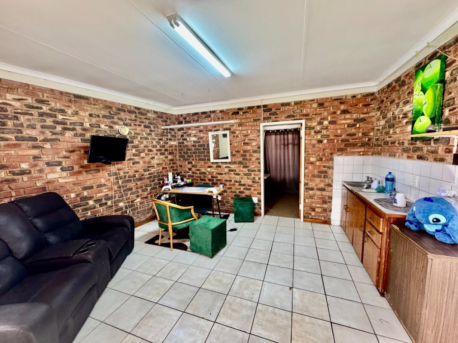 3 Bedroom Property for Sale in Mooivallei Park North West